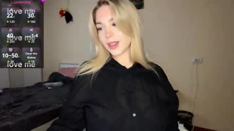 maksisisia online show from October 25, 2:17 pm