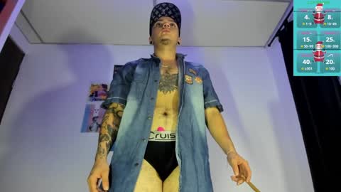 Snapshot of male_pussy chatting on December 28, 3:04 am ADAM online show from December 28, 3:04 am
