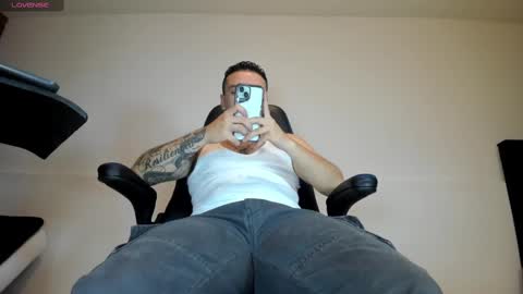 Snapshot of male_pussy chatting on March 9, 5:39 pm ADAM online show from March 9, 5:39 pm