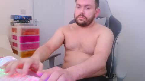 malecamslave18 online show from February 3, 10:08 am