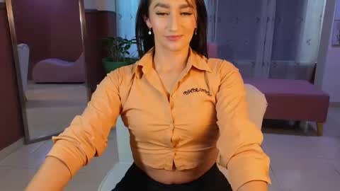 Snapshot of malen_fitnessmilf chatting on October 13, 12:18 pm malen_fitnessmilf online show from October 13, 12:18 pm