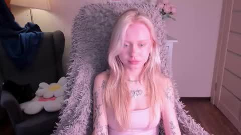 Snapshot of malenaernman chatting on October 15, 10:38 am Malena online show from October 15, 10:38 am