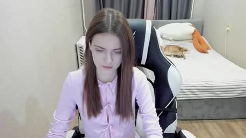 Snapshot of malia__hale chatting on October 16, 12:10 am Malia online show from October 16, 12:10 am