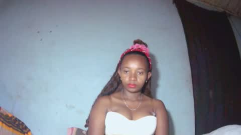 Snapshot of malinah01 chatting on September 18, 4:27 am malinah01 online show from September 18, 4:27 am
