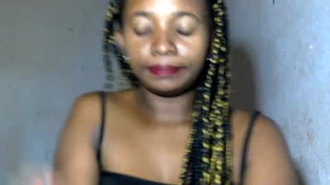 Snapshot of malinah01 chatting on January 19, 9:44 am malinah01 online show from January 19, 9:44 am