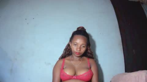 Snapshot of malinah01 chatting on September 16, 8:12 pm malinah01 online show from September 16, 8:12 pm