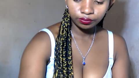 Snapshot of malinah01 chatting on January 28, 8:36 am malinah01 online show from January 28, 8:36 am