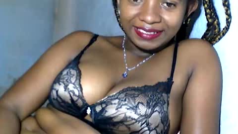 Snapshot of malinah01 chatting on January 25, 2:14 pm malinah01 online show from January 25, 2:14 pm