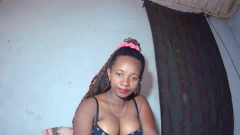 Snapshot of malinah01 chatting on September 12, 4:47 am malinah01 online show from September 12, 4:47 am