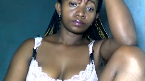 Snapshot of malinah01 chatting on January 13, 3:58 pm malinah01 online show from January 13, 3:58 pm