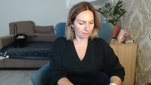 mallinia online show from October 21, 12:10 pm