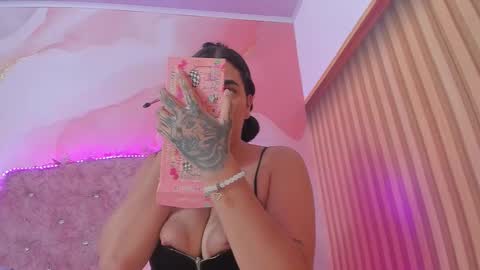 malory__jones online show from January 7, 6:57 pm