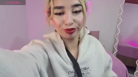 Malory  online show from January 7, 7:08 pm