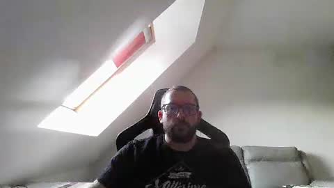 Snapshot of malou2927 chatting on October 5, 4:14 pm breton online show from October 5, 4:14 pm