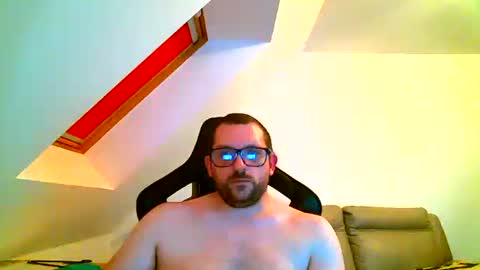 Snapshot of malou2927 chatting on October 19, 9:41 pm breton online show from October 19, 9:41 pm