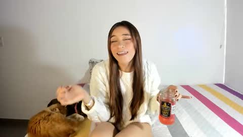 instagram  nueela   online show from November 15, 8:21 pm