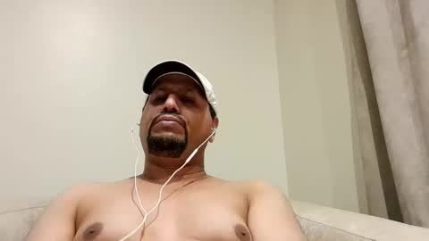 Snapshot of man_new chatting on October 18, 7:34 am Man new online show from October 18, 7:34 am