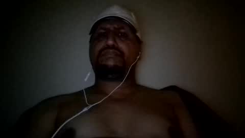 Snapshot of man_new chatting on October 4, 11:24 pm Man new online show from October 4, 11:24 pm