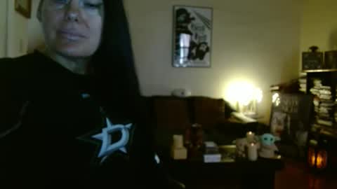 mandaloriangirlsfight online show from October 27, 5:02 pm