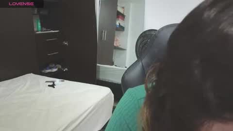 Snapshot of mandy_renzon1_ chatting on October 14, 2:25 am M A N D Y online show from October 14, 2:25 am