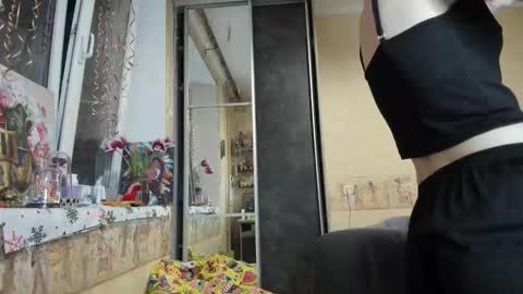 Mandy online show from March 9, 6:01 pm