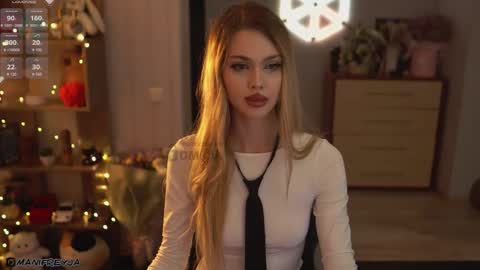 Snapshot of manifreyja chatting on September 27, 1:14 am Amelie online show from September 27, 1:14 am