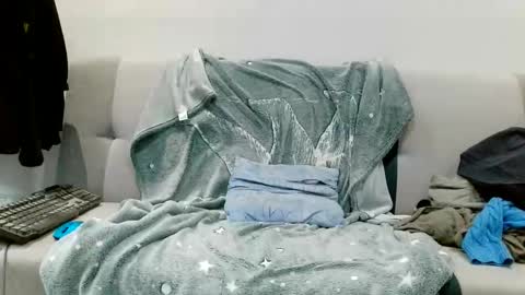 Snapshot of manu00004 chatting on November 1, 9:52 am marine lopez online show from November 1, 9:52 am