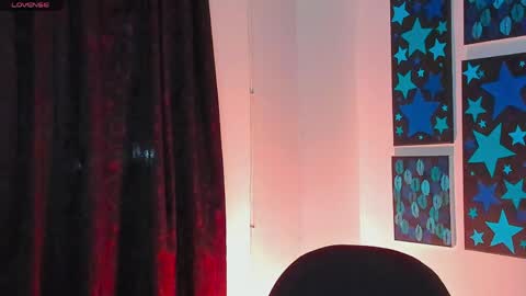  independent model online show from April 17, 3:09 am