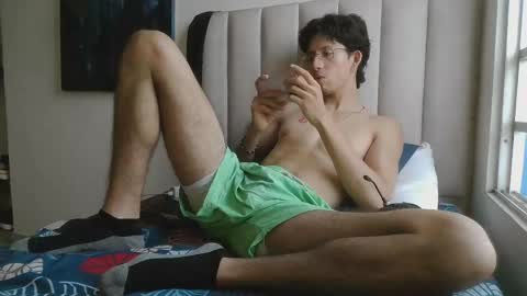 Manuel online show from May 8, 9:42 pm