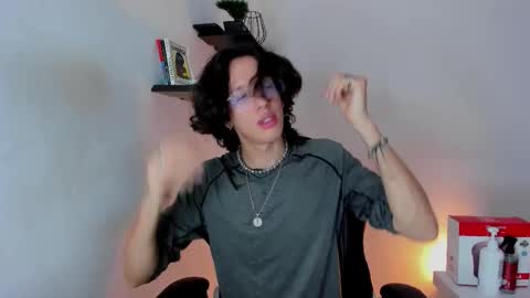 Manuel online show from November 26, 6:48 pm