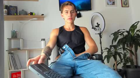 manucute 23  online show from November 29, 5:53 pm