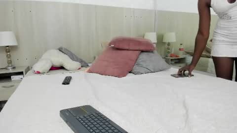 Mara Sinclair online show from June 16, 2:26 am