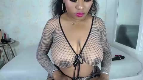 Snapshot of mara_thompsonn chatting on March 10, 12:28 pm mara_thompsonn online show from March 10, 12:28 pm