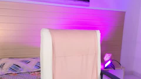 Hi im Mara  online show from April 18, 7:58 pm