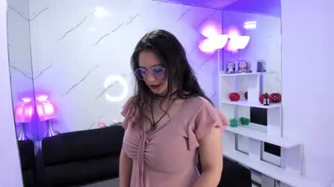 maramartinez_ online show from July 18, 7:38 pm
