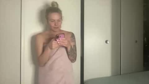 marasecrets online show from March 31, 3:18 am