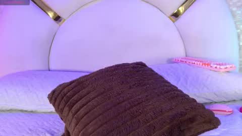 Snapshot of marcela_rojas chatting on October 6, 12:45 pm marcela_rojas online show from October 6, 12:45 pm