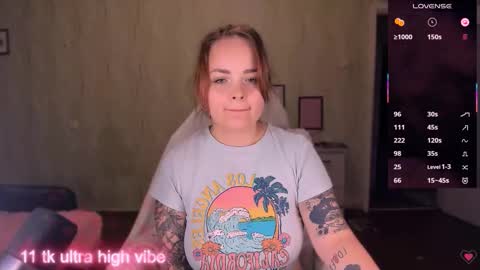 Snapshot of marcelinepeach chatting on September 26, 11:35 pm Sara online show from September 26, 11:35 pm