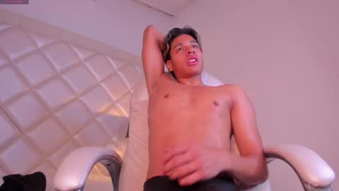 marco_deluxe online show from May 19, 2:46 pm