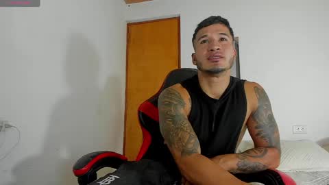 marcus_elrey online show from May 4, 11:33 pm