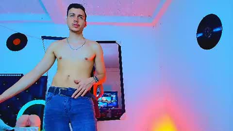 Marcus hanks1 online show from July 19, 1:41 am