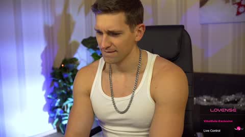 Snapshot of marcusdiamond chatting on December 28, 4:20 pm Marcus Diamond  online show from December 28, 4:20 pm