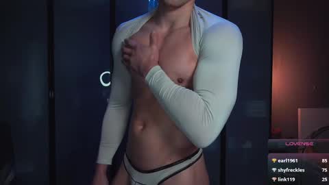 Snapshot of marcusdiamond chatting on February 25, 4:25 pm Marcus Diamond  online show from February 25, 4:25 pm