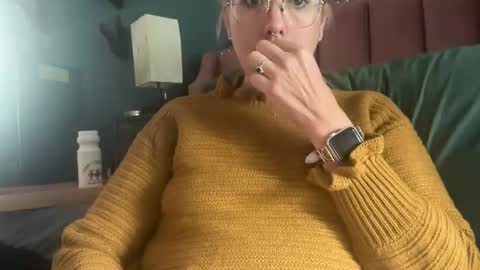 Elle online show from October 26, 5:34 pm