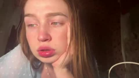 Chloe online show from May 12, 3:32 pm