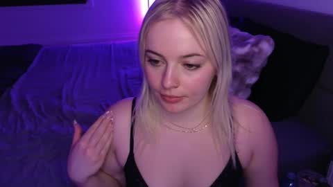 margot_robbie7 online show from February 12, 12:58 am