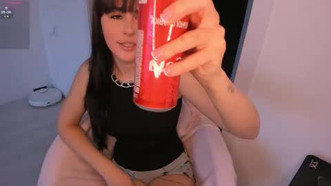 PVT IS OPEN LOVES AND WE DONT HAVE LIMITS online show from March 22, 11:58 am