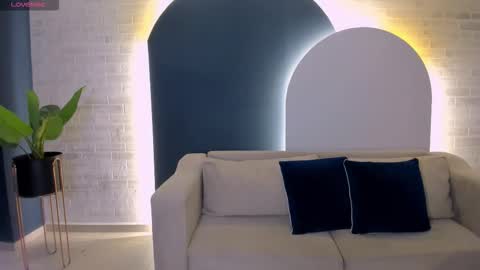 MARIA HERRERA  online show from November 22, 11:24 pm