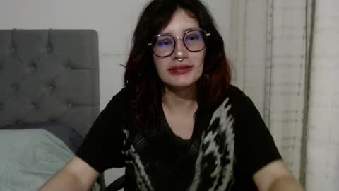Snapshot of mariana124_ chatting on February 6, 12:54 am Mariana online show from February 6, 12:54 am