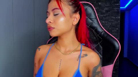 Snapshot of marianne__ chatting on September 24, 10:22 am M A R I A N E online show from September 24, 10:22 am